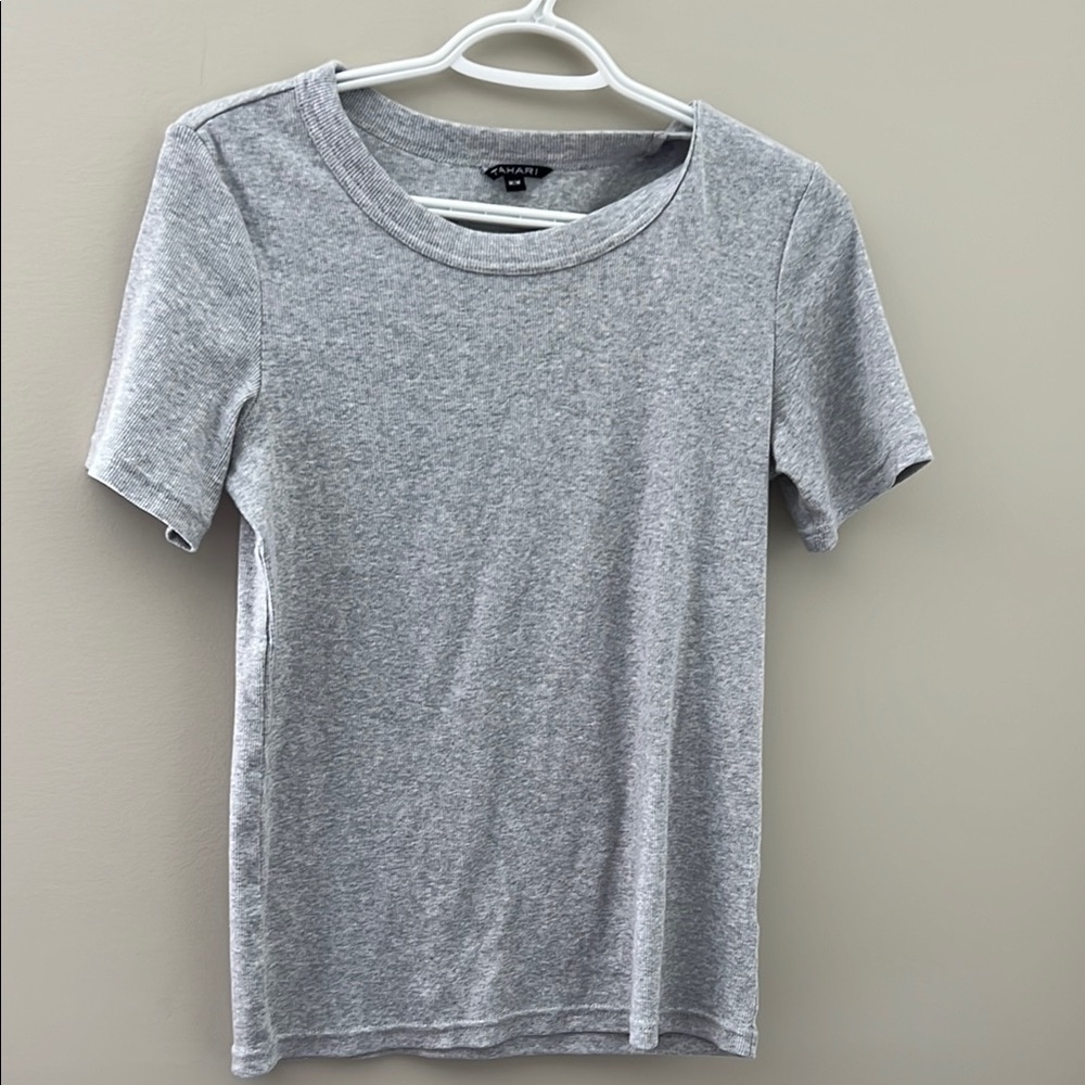 Tahari Gray Ribbed Stretch Knit Short Sleeve Top Women’s Medium